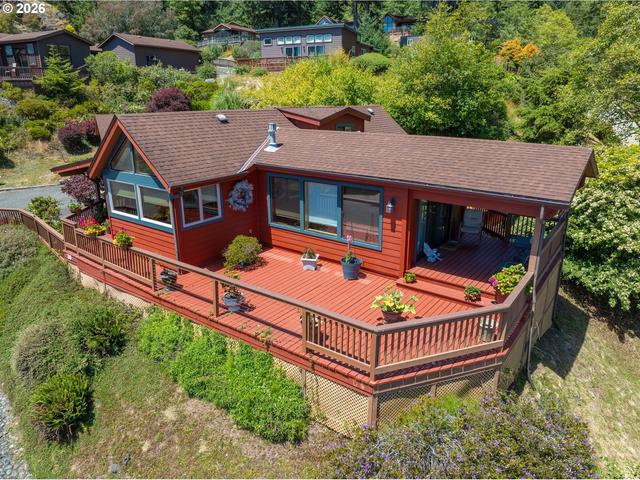 19921 Whaleshead Rd #U6, Brookings, OR 97415