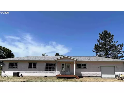 151 E Date St, Powers, OR 97466