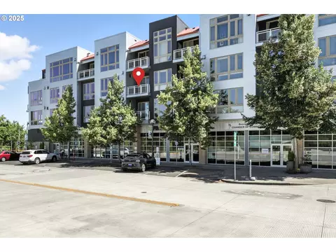 12600 SW Crescent St #304, Beaverton, OR 97005