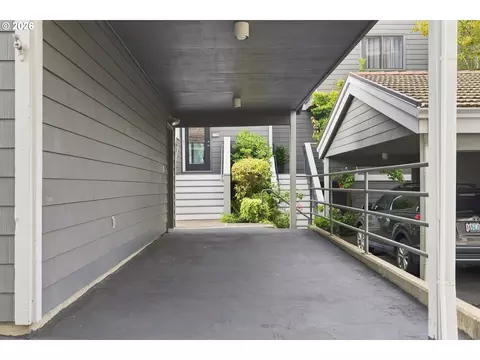 615 SE Linn St #D, Portland, OR 97202