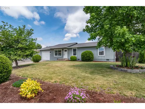113 Shaffer Ct, Roseburg, OR 97471