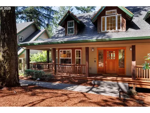 9690 SW Spring Crest Dr, Portland, OR 97225