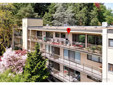 2393 SW Park Pl #308, Portland, OR 97205