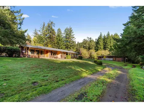 94022 Hollow Stump Ln, North Bend, OR 97459