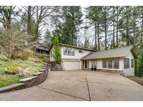 2760 Overlook Dr, Lake Oswego, OR 97034