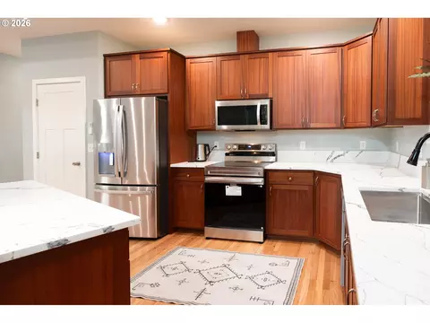 Kitchen - 258 Waite St, Eugene, OR 97402 photo 2 of 5