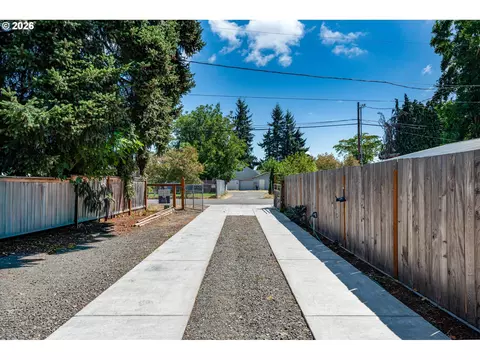 Exterior - 258 Waite St, Eugene, OR 97402 photo 4 of 14