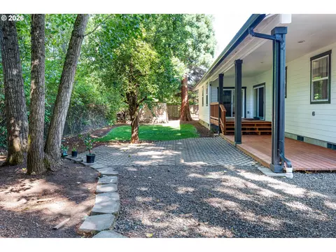 Exterior - 258 Waite St, Eugene, OR 97402 photo 9 of 14