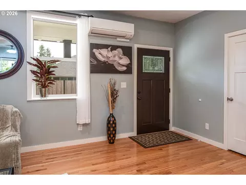 Entry Way - 258 Waite St, Eugene, OR 97402 photo 1 of 1