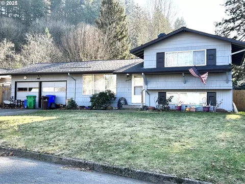 18624 SE Clinton St, Gresham, OR 97030