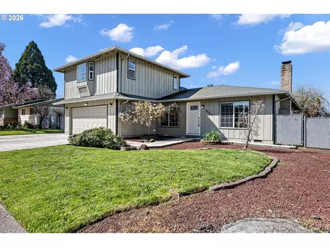 Exterior - 1980 Princeton Dr, Eugene, OR 97405 photo 2 of 9