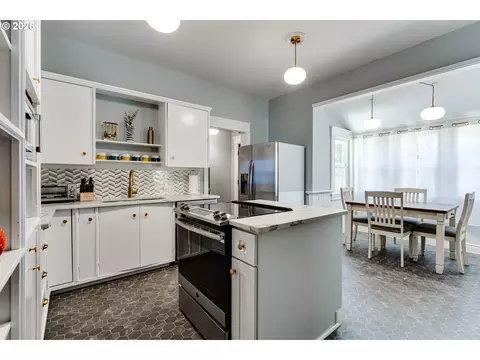 Kitchen - 655 Monroe St, Eugene, OR 97402 photo 3 of 7