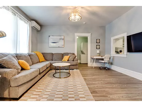 Living - 655 Monroe St, Eugene, OR 97402 photo 1 of 5