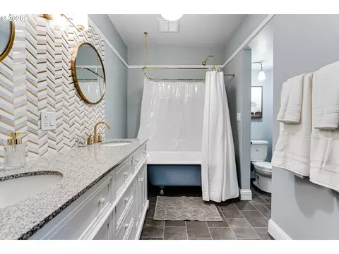 Bath - 655 Monroe St, Eugene, OR 97402 photo 1 of 2