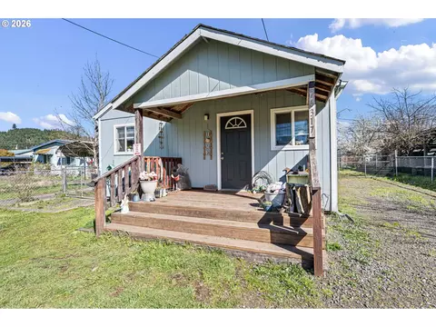 76317 Klohn Rd, Oakridge, OR 97463