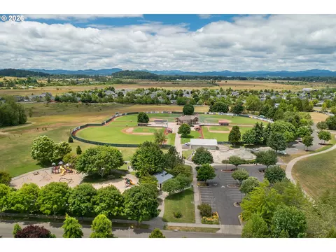 View/Area - 5548 Jeffrey Way, Eugene, OR 97402 photo 4 of 4