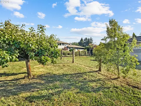 Exterior - 3329 SE Hillyard Rd, Gresham, OR 97080 photo 11 of 14