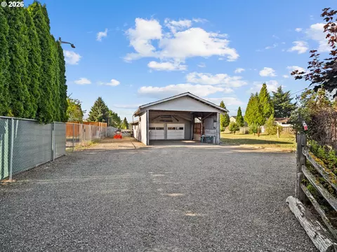 Exterior - 3329 SE Hillyard Rd, Gresham, OR 97080 photo 7 of 14