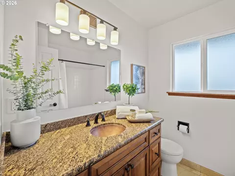 Bath - 3329 SE Hillyard Rd, Gresham, OR 97080 photo 1 of 3