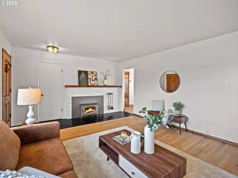 Living - 3329 SE Hillyard Rd, Gresham, OR 97080 photo 3 of 6