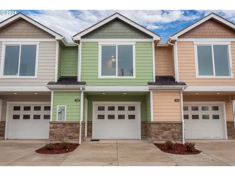 122 65th Pl, Springfield, OR 97478