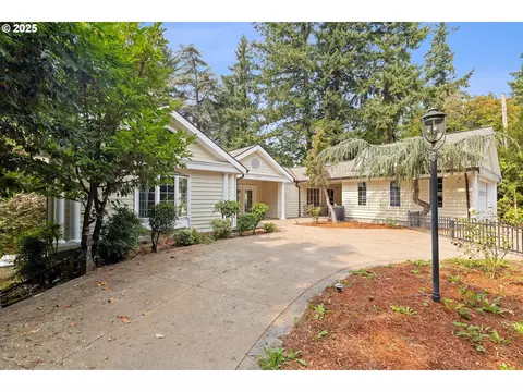 1757 SW Prospect Dr, Portland, OR 97201