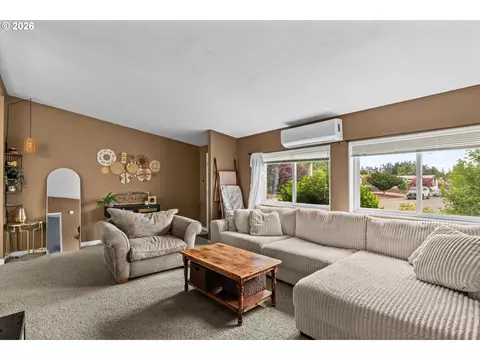 1939 Mcdonald Ct, Springfield, OR 97477 photo 7