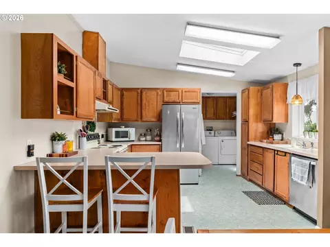 1939 Mcdonald Ct, Springfield, OR 97477 photo 11
