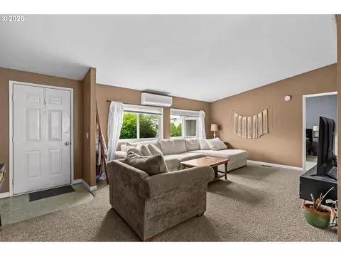 1939 Mcdonald Ct, Springfield, OR 97477 photo 5