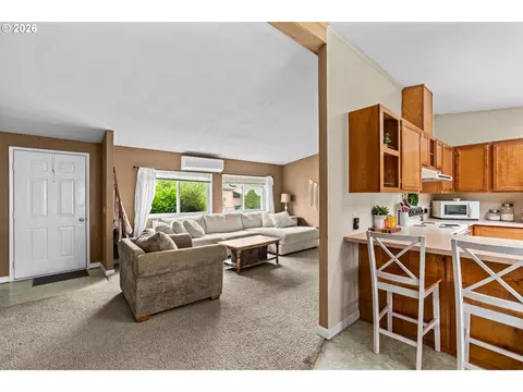 1939 Mcdonald Ct, Springfield, OR 97477 photo 8