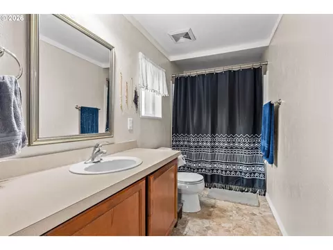 1939 Mcdonald Ct, Springfield, OR 97477 photo 15