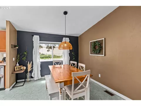 1939 Mcdonald Ct, Springfield, OR 97477 photo 10