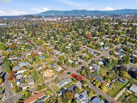 View/Area - W 25th Avenue, Eugene, OR 97405 photo 6 of 6