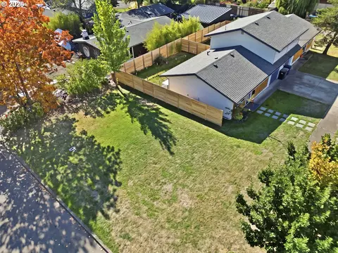 View/Area - W 25th Avenue, Eugene, OR 97405 photo 2 of 6