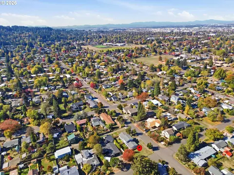 View/Area - W 25th Avenue, Eugene, OR 97405 photo 5 of 6