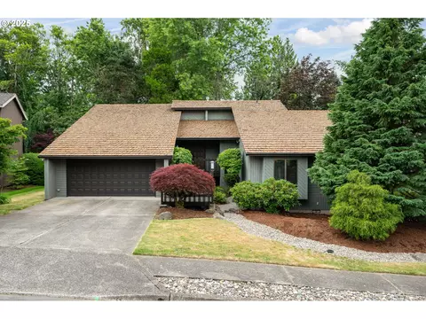 2011 SW 29th Dr, Gresham, OR 97080