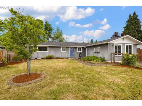 1700 Clark Ave, Cottage Grove, OR 97424