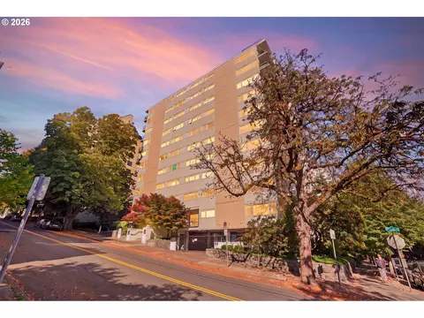 2211 SW Park Pl #702, Portland, OR 97205