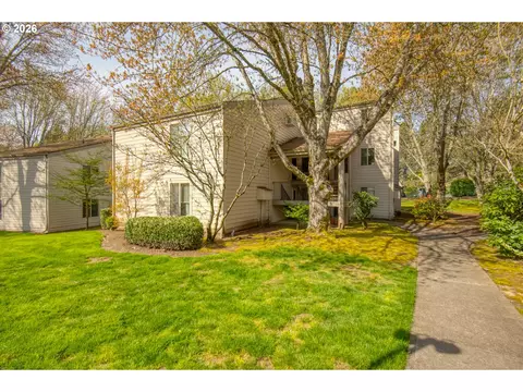 10047 SW Trapper Ter, Beaverton, OR 97008