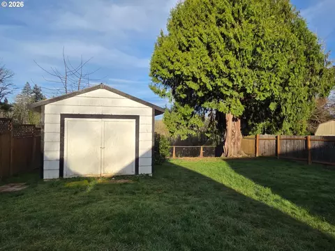 Exterior - 415 SE Roberts Ave, Gresham, OR 97080 photo 13 of 14