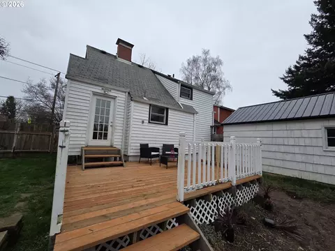 Exterior - 415 SE Roberts Ave, Gresham, OR 97080 photo 10 of 14