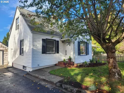 Exterior - 415 SE Roberts Ave, Gresham, OR 97080 photo 6 of 14