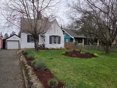 Exterior - 415 SE Roberts Ave, Gresham, OR 97080 photo 9 of 14