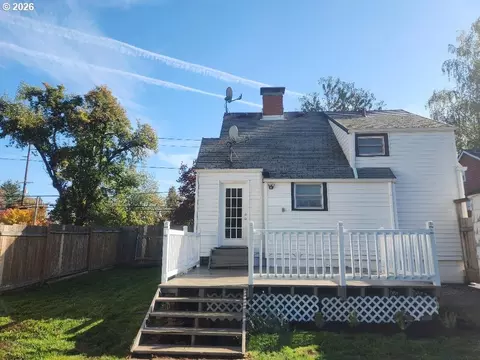 Exterior - 415 SE Roberts Ave, Gresham, OR 97080 photo 3 of 14