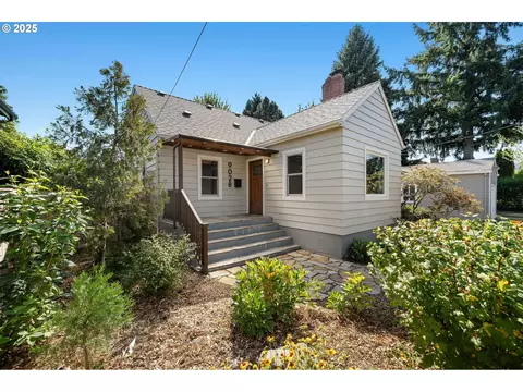 9028 N Bristol Ave, Portland, OR 97203