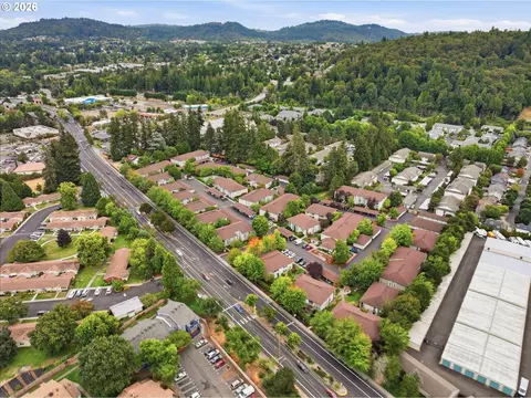 View/Area - 4784 W Powell Blvd #118, Gresham, OR 97030 photo 6 of 6
