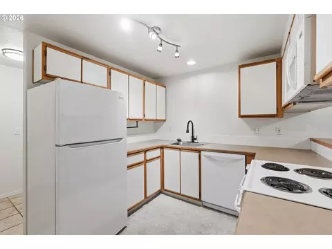 Kitchen - 4784 W Powell Blvd #118, Gresham, OR 97030 photo 1 of 3