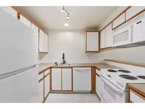 Kitchen - 4784 W Powell Blvd #118, Gresham, OR 97030 photo 2 of 3