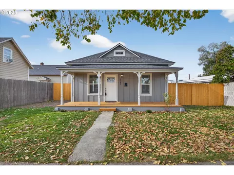 2645 9th St, Baker City, OR 97814