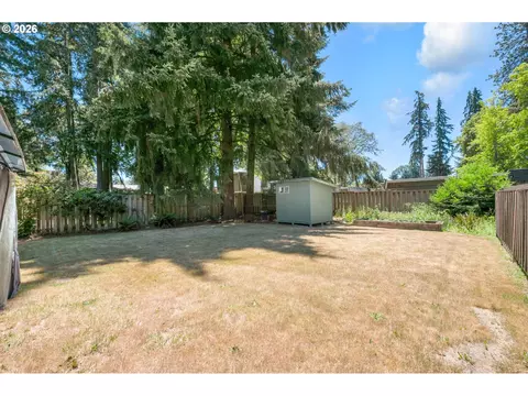 Exterior - 1480 Bond Ln, Eugene, OR 97401 photo 6 of 17